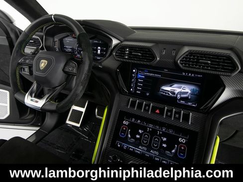 Used 2022 Lamborghini Urus AWD/4WD image 31