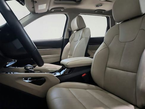 Certified 2024 Kia Telluride EX w/ EX Captain's Chair Package FWD image 12