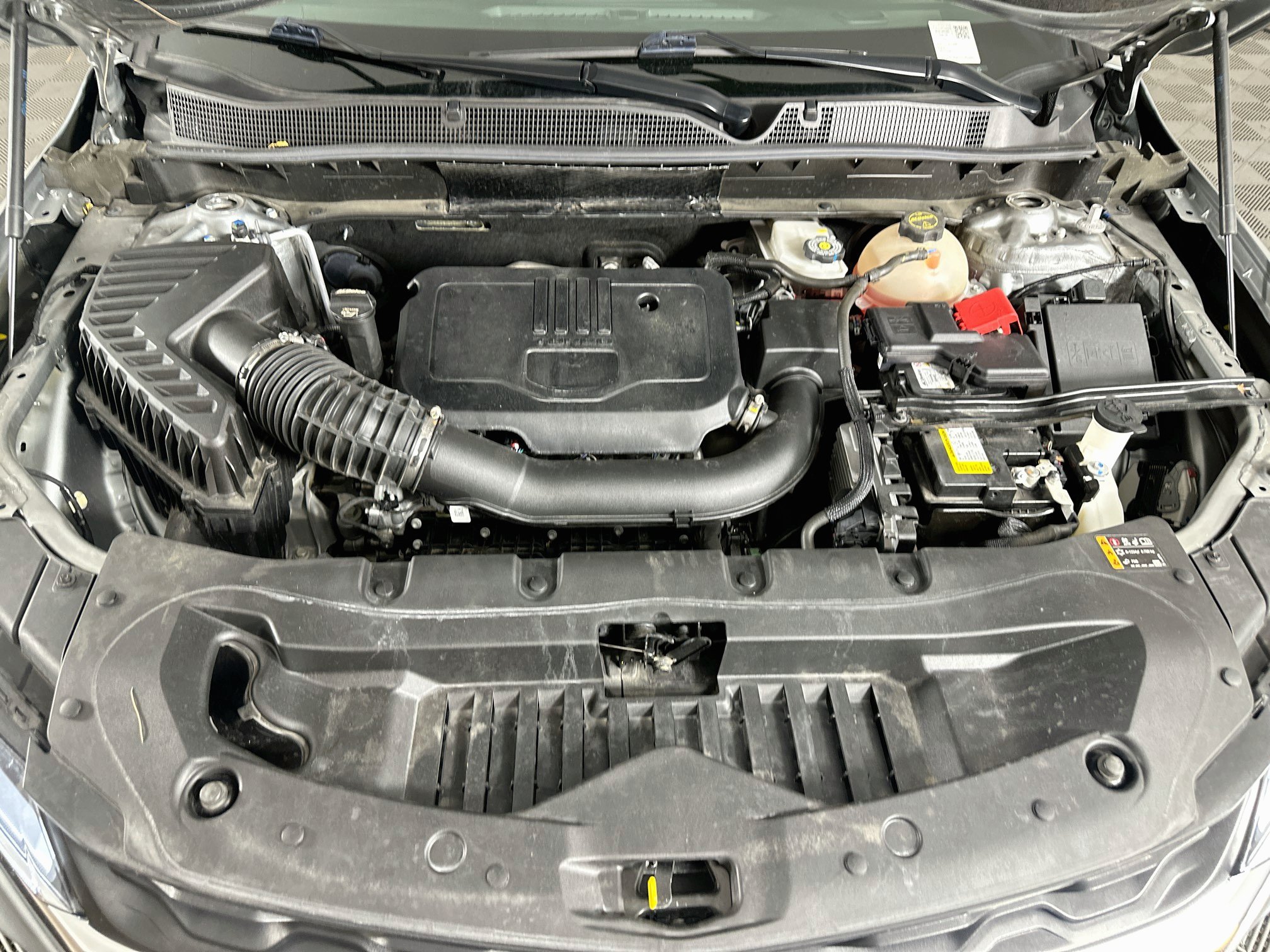 Used 2025 Chevrolet Blazer LT FWD image 30