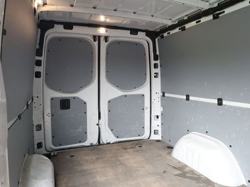 Used 2023 Mercedes-Benz Sprinter 2500 image 26