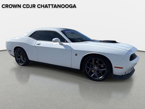 Certified 2018 Dodge Challenger R/T Scat Pack RWD image 2