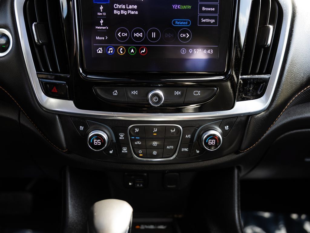 Used 2021 Chevrolet Traverse Premier AWD/4WD image 21