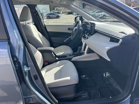 Certified 2025 Toyota Corolla Cross L image 16