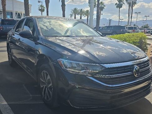 Used 2022 Volkswagen Jetta S FWD image 2