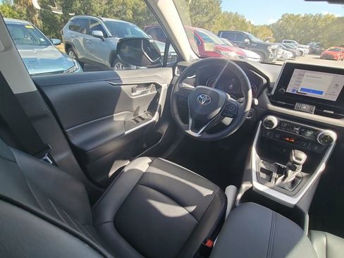 Used 2023 Toyota RAV4 XLE Premium image 7