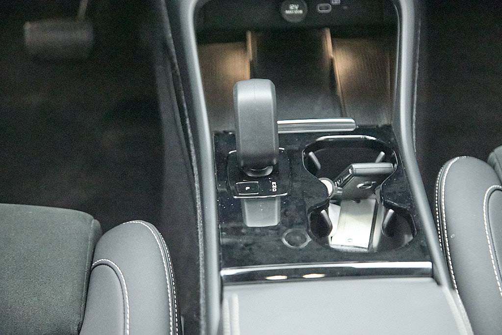 Certified 2023 Volvo XC40 Recharge Plus AWD/4WD image 28