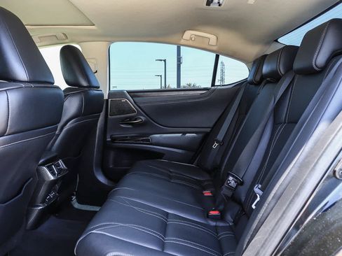Certified 2025 Lexus ES 300h w/ Luxury Package FWD image 19