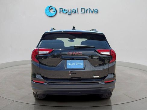 Used 2023 GMC Terrain SLE w/ Driver Convenience Package AWD/4WD image 5