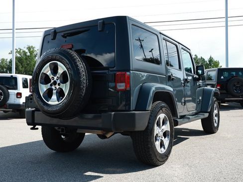 Used 2016 Jeep Wrangler Unlimited Sahara w/ Connectivity Group AWD/4WD image 6