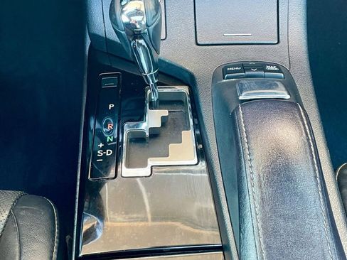 Used 2013 Lexus ES 300h image 18