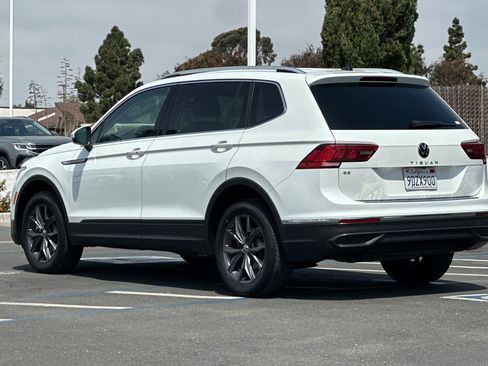Certified 2023 Volkswagen Tiguan SE FWD image 6