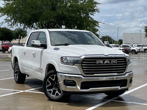 Used 2025 RAM 1500 Laramie AWD/4WD image 2