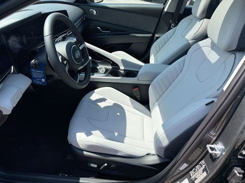 New 2026 Hyundai Elantra Limited FWD image 15
