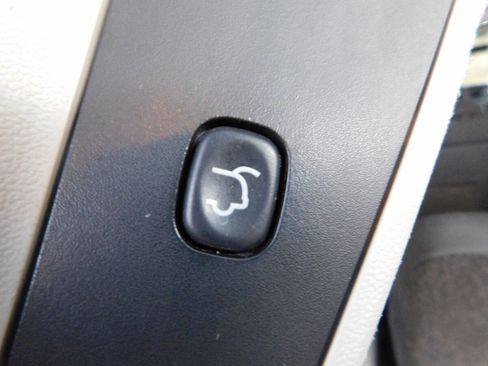 Used 2010 Dodge Grand Caravan SXT w/ Family Value Group image 6