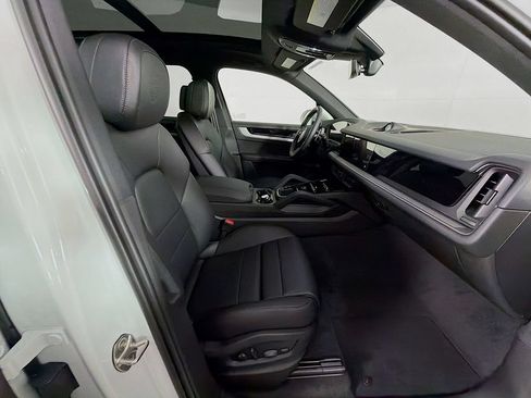 New 2026 Porsche Cayenne AWD/4WD image 29