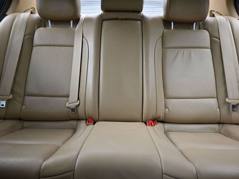 Used 2011 Hyundai Genesis 4.6 image 30