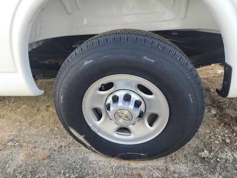 New 2025 Chevrolet Express 2500 w/ Driver Convenience Package image 8