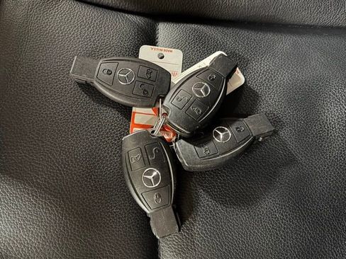 Used 2016 Mercedes-Benz Metris Passenger image 38