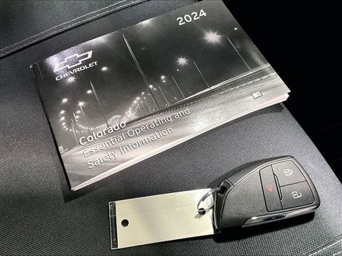 Used 2024 Chevrolet Colorado W/T image 33