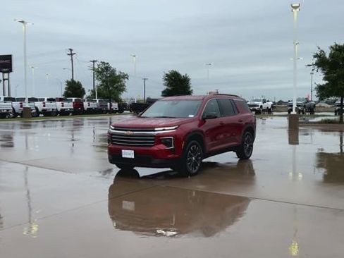 New 2026 Chevrolet Traverse LT w/ Sun and Wheel Package FWD image 7