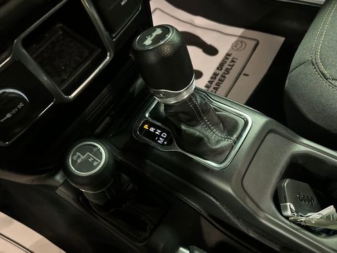 Used 2024 Jeep Wrangler Sport image 19