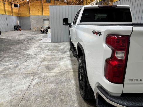 Used 2020 Chevrolet Silverado 2500 LT w/ Convenience Package AWD/4WD image 9