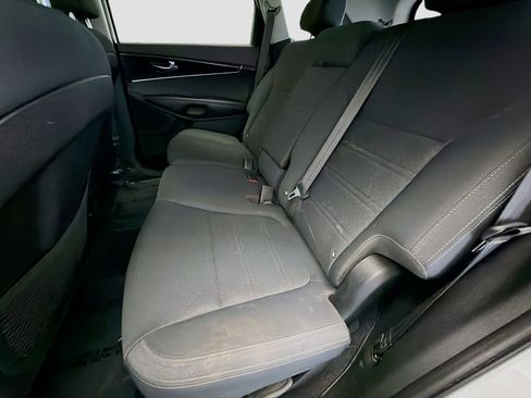 Used 2020 Kia Sorento LX FWD image 13