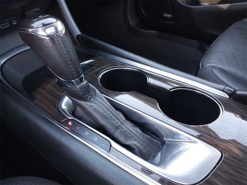 Used 2020 Chevrolet Malibu Premier image 19