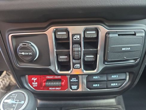 New 2025 Jeep Wrangler Unlimited Rubicon 392 image 21