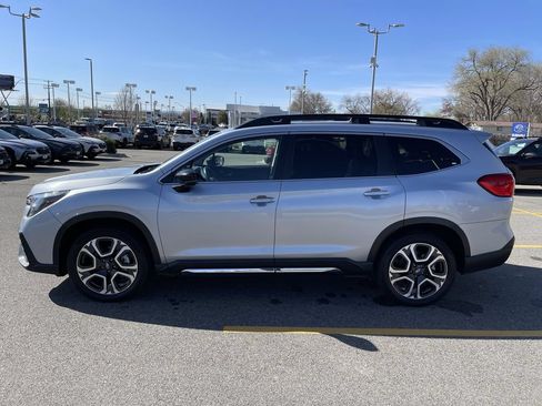 Used 2024 Subaru Ascent Limited w/ Technology Package AWD/4WD image 4