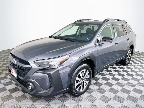 Certified 2025 Subaru Outback Premium AWD/4WD image 3