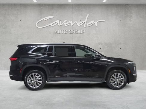 Used 2025 Buick Enclave Preferred image 17