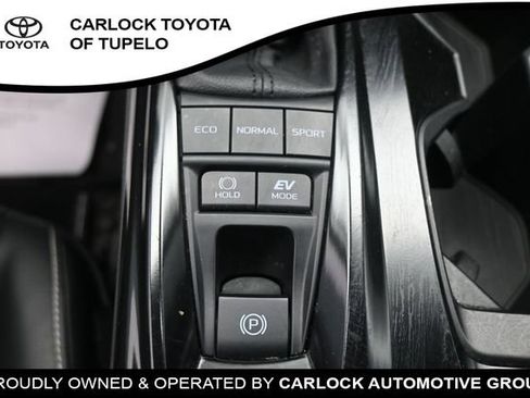 Used 2025 Toyota Camry SE w/ Convenience Package FWD image 16