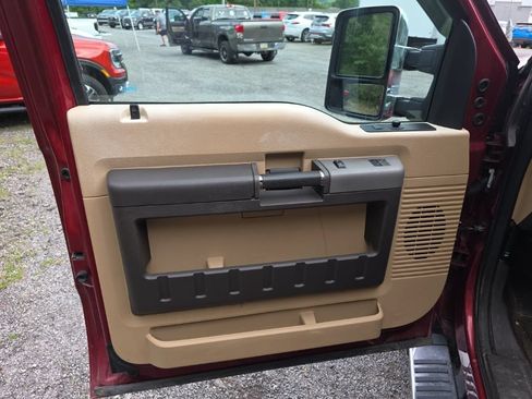 Used 2013 Ford F250 XLT w/ XLT Premium Pkg AWD/4WD image 13