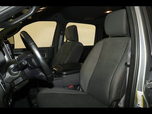 Used 2024 RAM 2500 Big Horn w/ Night Edition AWD/4WD image 15
