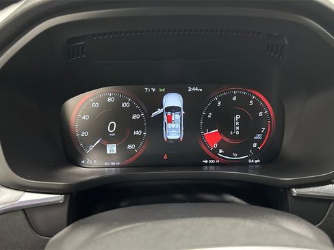 Used 2020 Volvo XC60 T6 Momentum image 16
