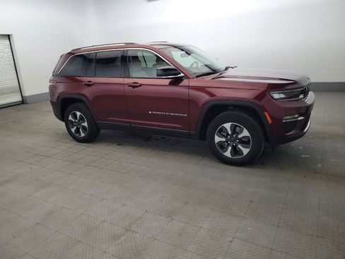 Used 2022 Jeep Grand Cherokee Limited 4xe w/ Luxury Tech Group II AWD/4WD image 11