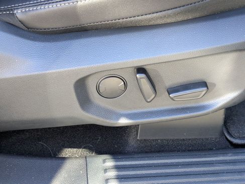 New 2025 Ford Ranger Lariat w/ FX4 Off-Road Package image 38