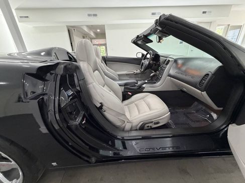 Used 2006 Chevrolet Corvette Convertible RWD image 12