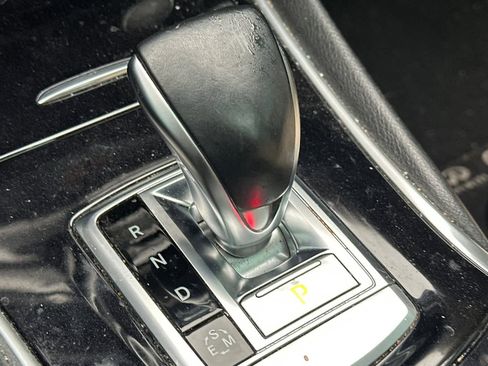 Used 2017 INFINITI QX30 Premium w/ Navigation Package image 23