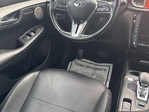 Used 2019 INFINITI QX50 Essential w/ Sensory Package image 17