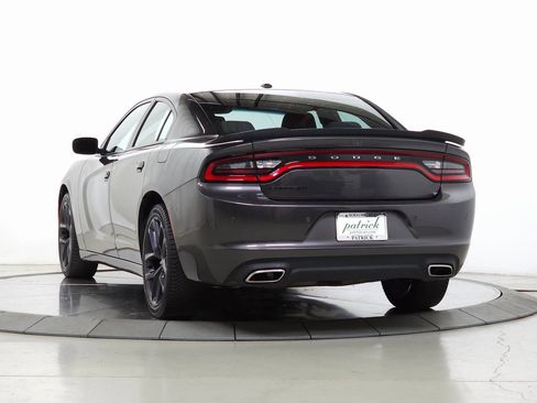 Used 2019 Dodge Charger SXT image 6