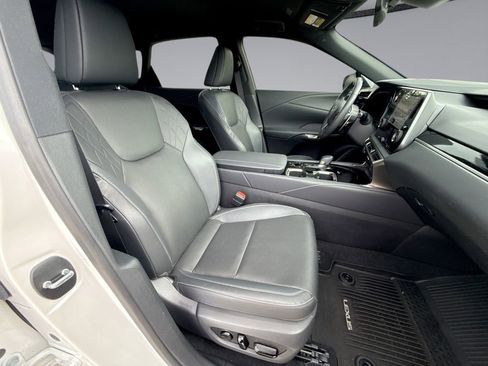 Used 2025 Lexus RX 350 FWD w/ Technology Package image 16