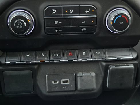 Used 2023 Chevrolet Silverado 1500 Custom RWD image 17