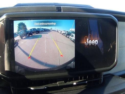 Used 2025 Jeep Wrangler Unlimited Sahara AWD/4WD image 34