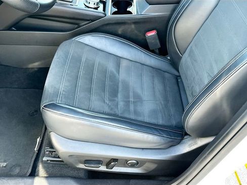 Used 2024 Mitsubishi Outlander SE image 19