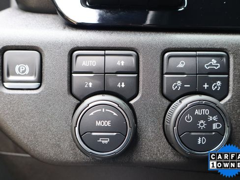 Used 2025 Chevrolet Silverado 2500 ZR2 w/ Technology Package image 32