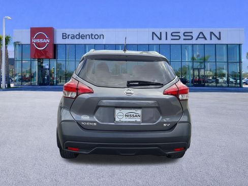 Used 2019 Nissan Kicks SV FWD image 6