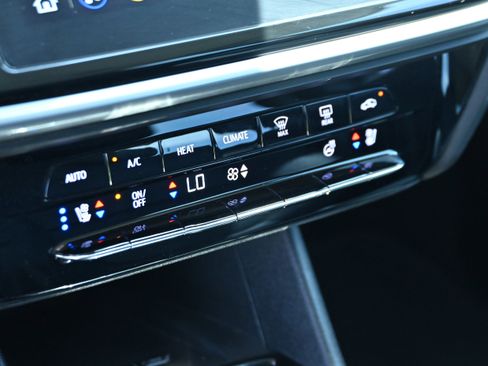 Used 2023 Chevrolet Bolt EUV Premier w/ Sun & Sound Package FWD image 23