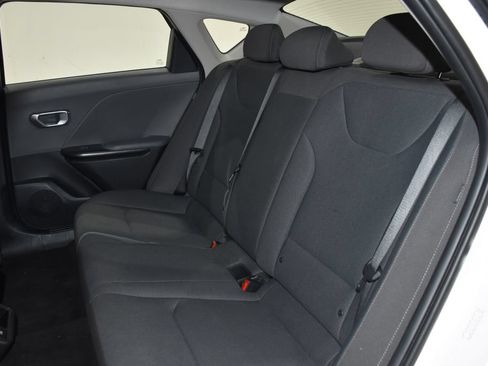 Used 2025 Kia K4 FWD image 26